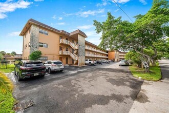 Building Photo - 5031 W Oakland Park Blvd