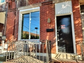 Building Photo - 148 Hamilton Ave