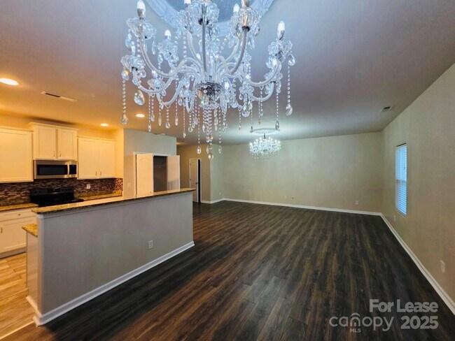 Foto del edificio - 6619 Ware Rd