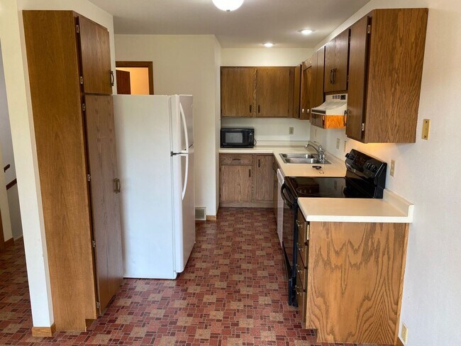 Foto del edificio - 4407-4409 Forest Valley Rd