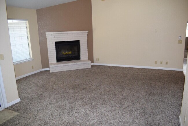 Foto del edificio - 9475 Madrid Way