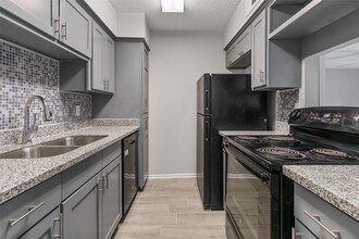 Building Photo - 8423 Hearth Dr