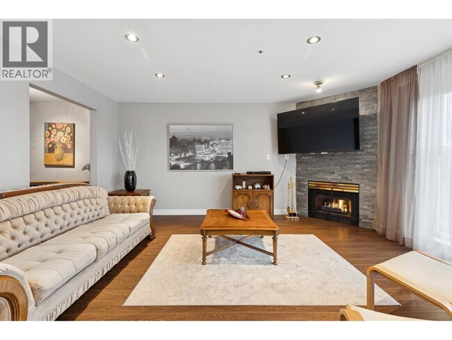 Photo du bâtiment - 7700 Gilbert Rd.