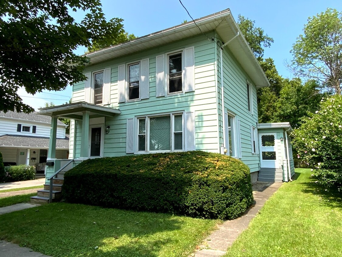 28 Eagle St, Fredonia, NY 14063 House Rental in Fredonia, NY