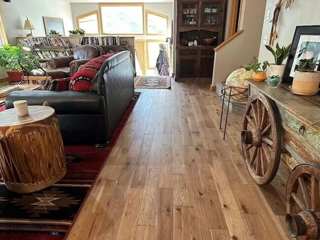 Building Photo - 3 Bedroom Single Family Home in West Yello...