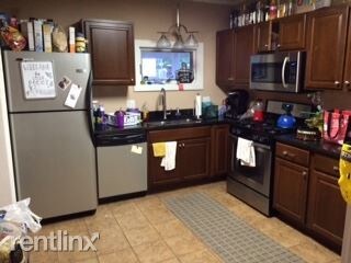 Foto del edificio - 1324 Forest Ct