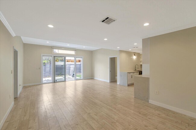 Foto del edificio - 17227 Keswick St