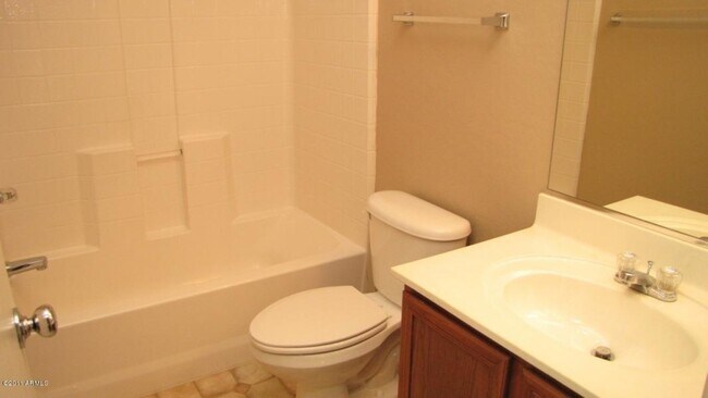 Foto del edificio - 1938 E Loma Vista St