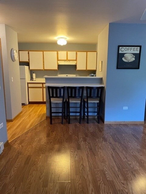 Kitchen - 340 Cunat Blvd