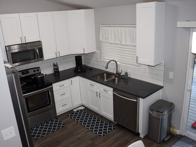 Foto del edificio - 3 Bedroom Single Family Home in Aurora