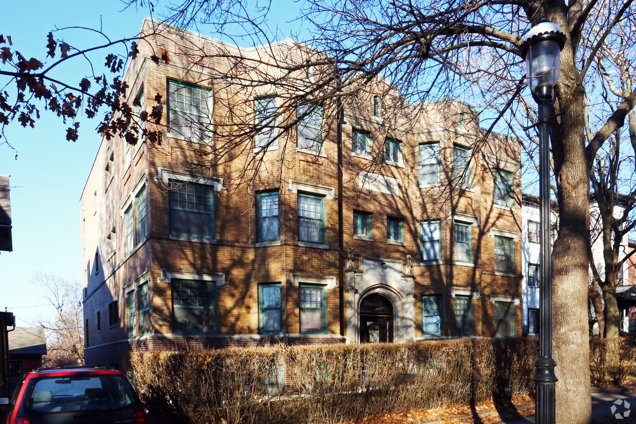 Building Photo - 668 19th St