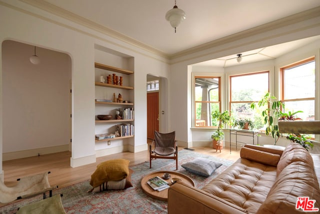 Foto principal - 4365 Clayton Ave W