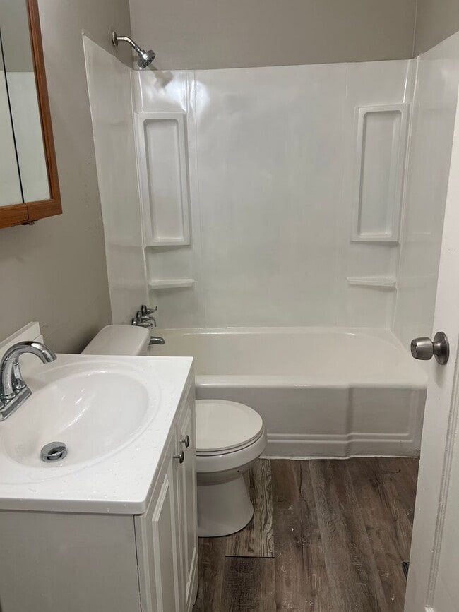 Photo - 1468 W 32nd St Apartment