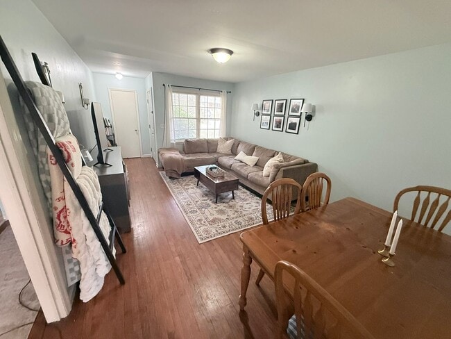 Building Photo - Riverdale Duplex Available July 2026