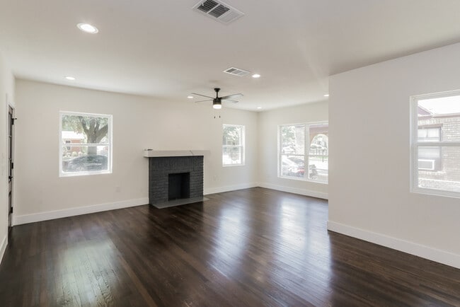 Building Photo - Stylish and Modern Living Minutes from Dow...