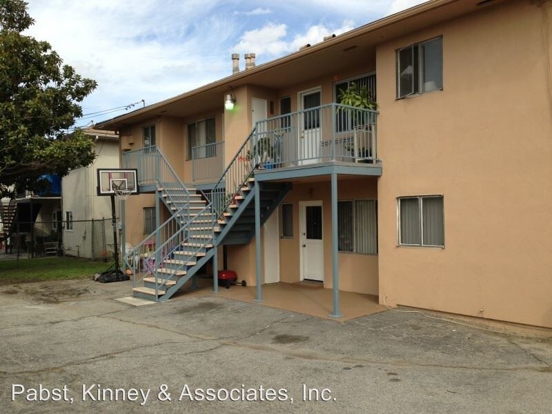 1401714037 Woodruff Ave, Bellflower, CA 90706 Room for Rent in