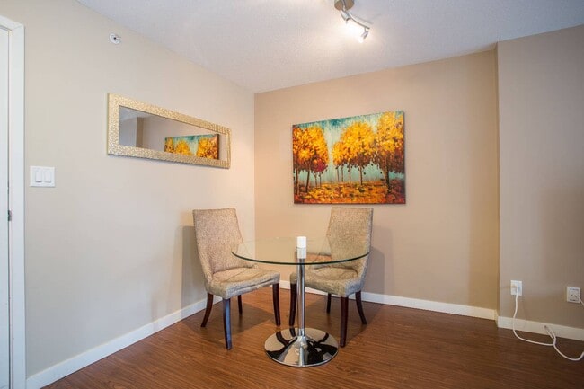 Building Photo - 502-1082 Seymour