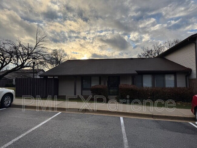 Foto del edificio - 10114 Scotch Hill Dr