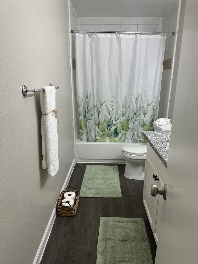 Building Photo - Mariner Under The Oaks