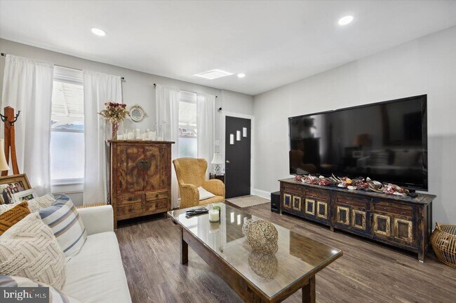 Foto del edificio - 443 Depot St