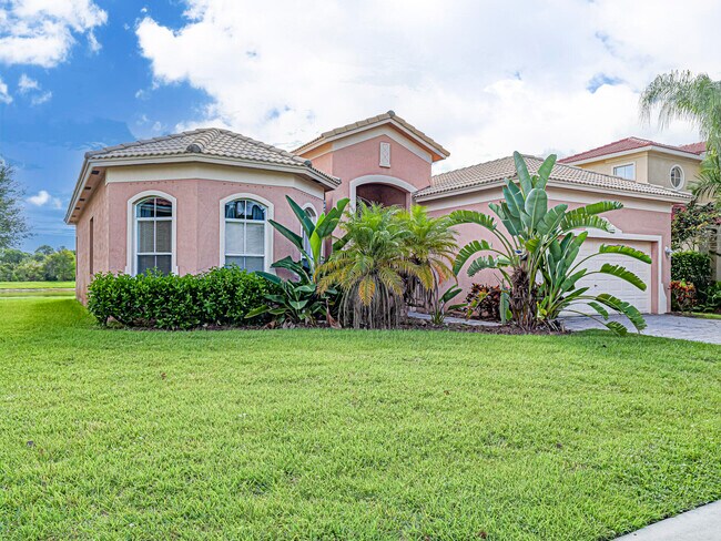Foto del edificio - 5518 Place Lake Dr