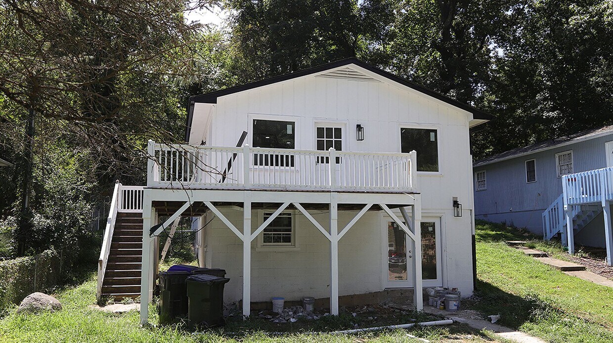 Primary Photo - 111 Creel St