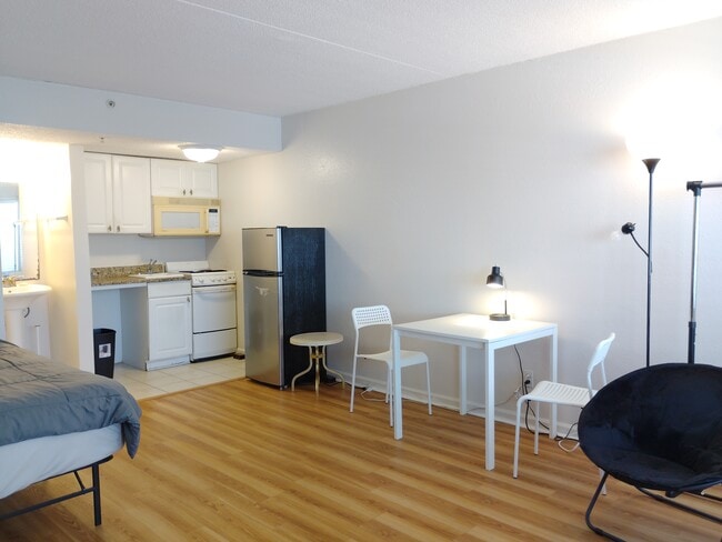 Building Photo - 2506 S Ocean Blvd