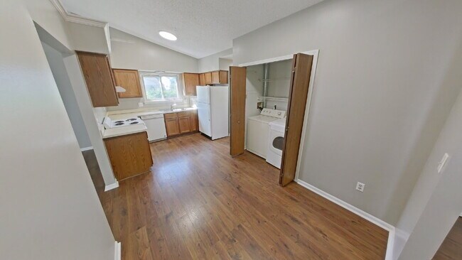 Building Photo - "3-Bedroom Haven with Modern Comforts on South Adele Circle!"