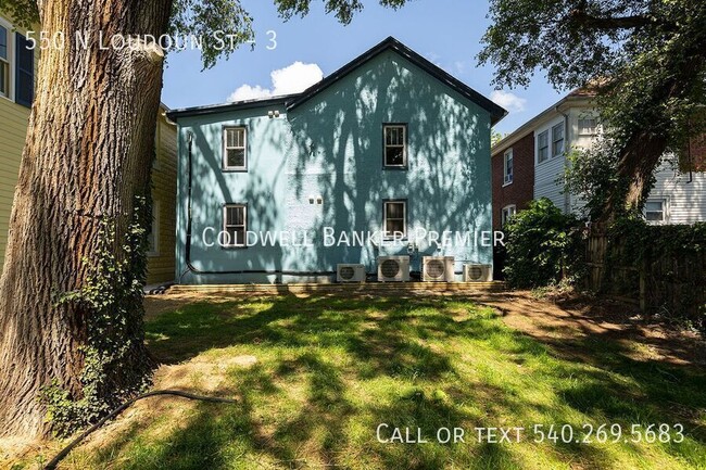 Building Photo - Beautifully Renovated Apartment in Winches...