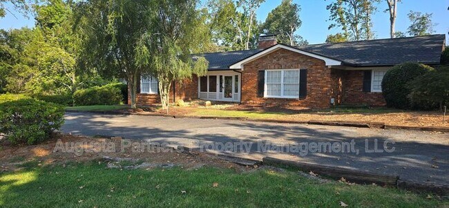 Foto del edificio - 289 Ashbrook Dr