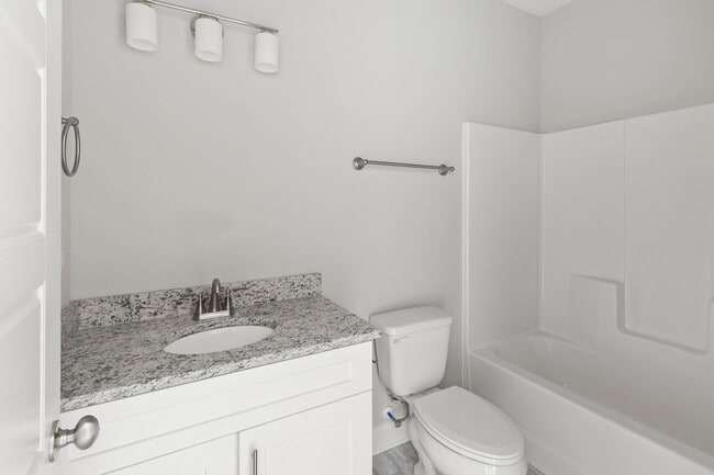 Foto del edificio - Luxury Townhome Heart of Auburn!