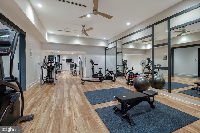 Building Photo - 23651 Havelock Walk Ter