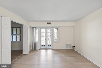 Building Photo - 8229 Kings Charter Ln
