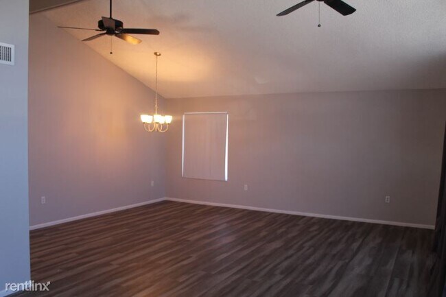Building Photo - 4 br, 2 bath House - 15637 N 99th Dr