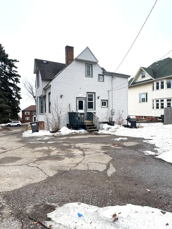 Foto del edificio - 1821 E 1st St