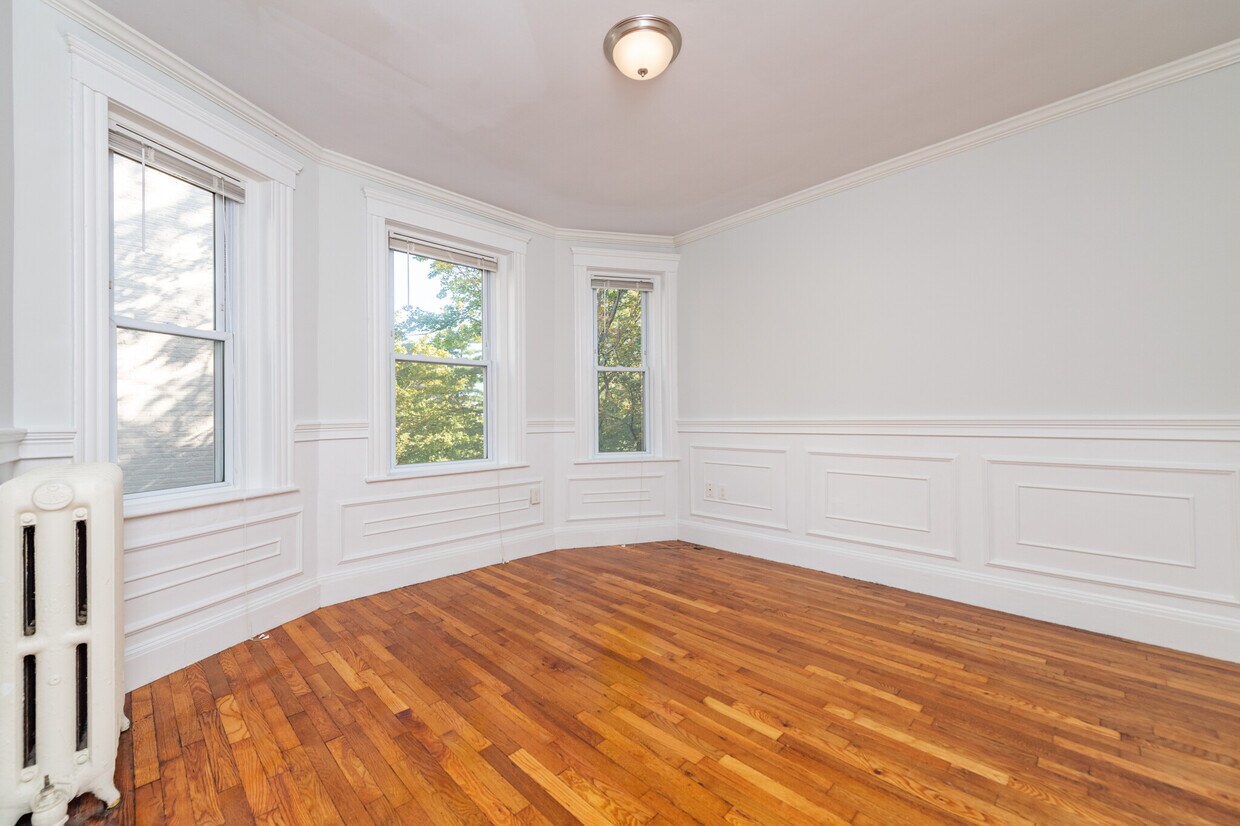 Primary Photo - 49 Worthington St