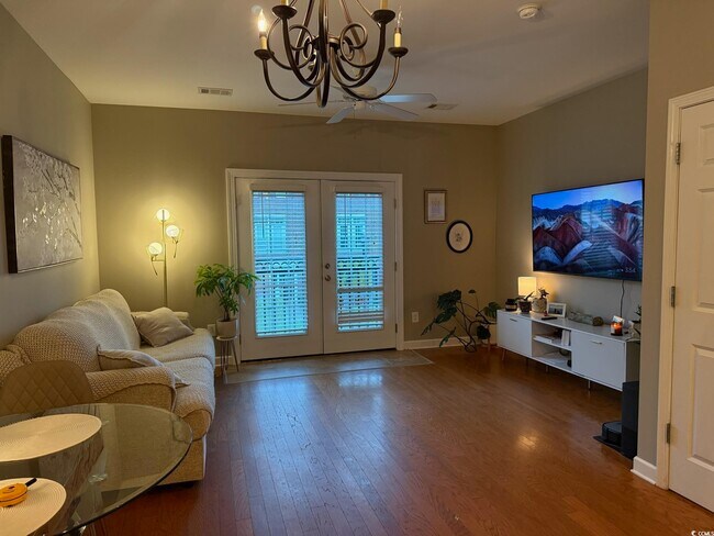 Foto del edificio - 926 Price Ln