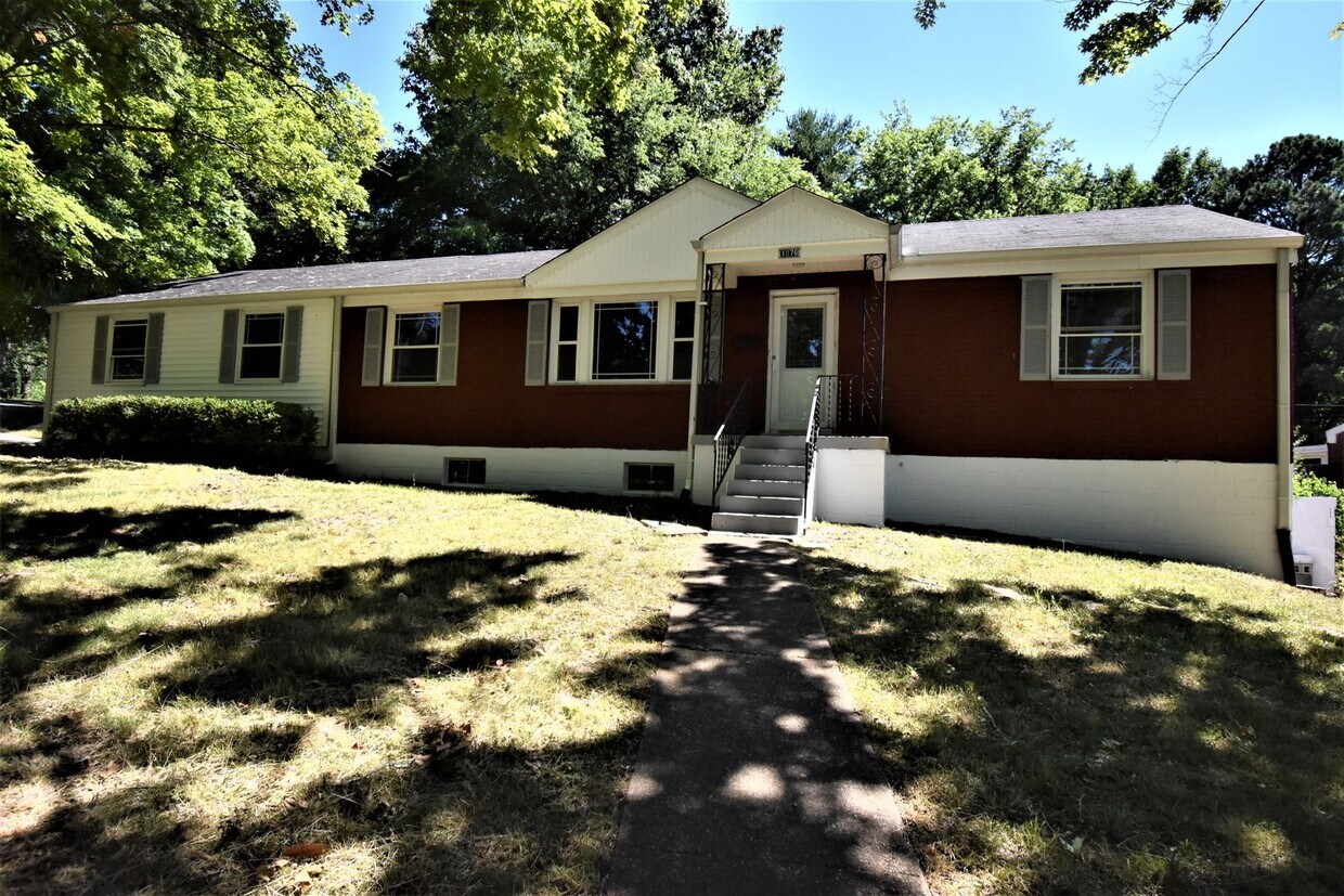 1076 Forrest Dr, Clarksville, TN 37040 House Rental in Clarksville