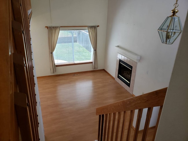 view from stairs - 9635 Queenscliffe Dr