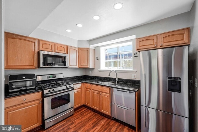 Building Photo - 3719 Ingalls Ave