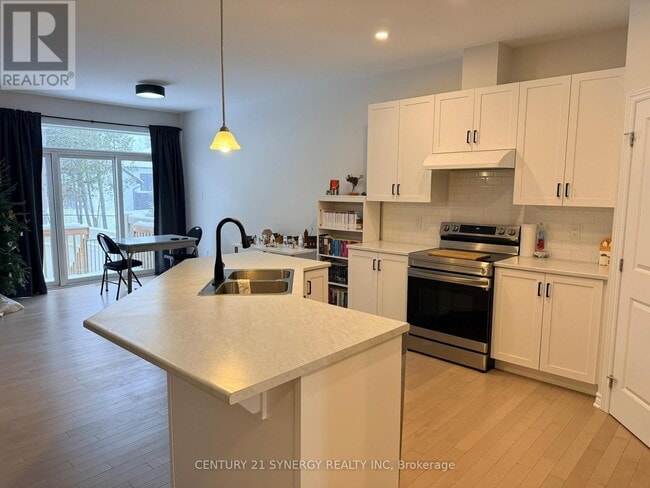 Building Photo - 247 Blackhorse Dr