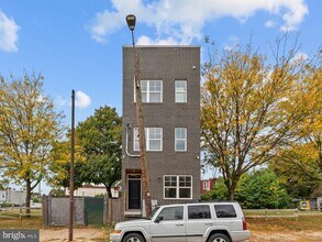 Building Photo - 1682 N 54th St