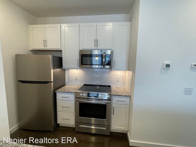 Building Photo - 2 br, 2 bath House - 110 A W 12th St