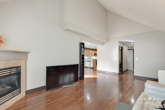 Photo du bâtiment - Spacious 4 Bed 4 Bath Townhome in Gated Alder Park Community in Panorama Ridge