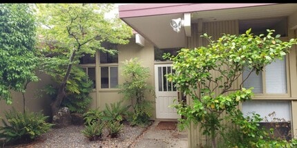 Building Photo - 721 Las Colindas Rd