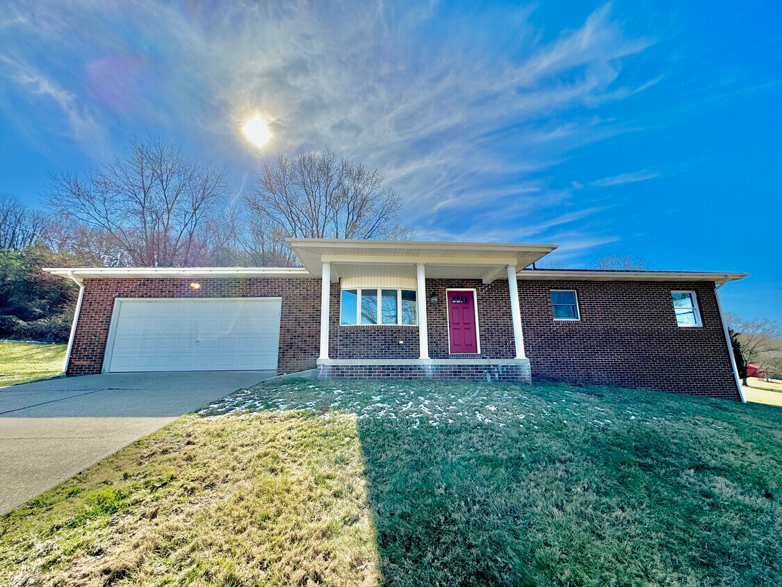 Primary Photo - 8408 Sandhill Rd