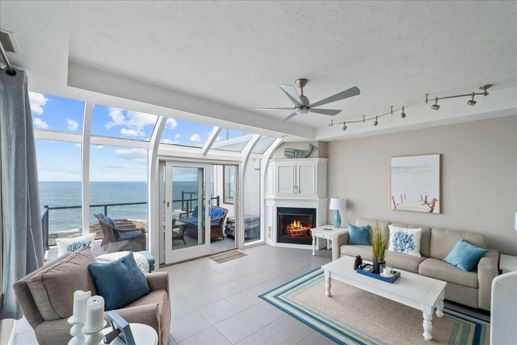 Primary Photo - 46 Oceanside Dr
