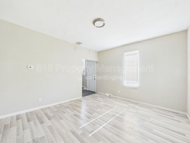 Foto del edificio - 525 Splitlog Ave