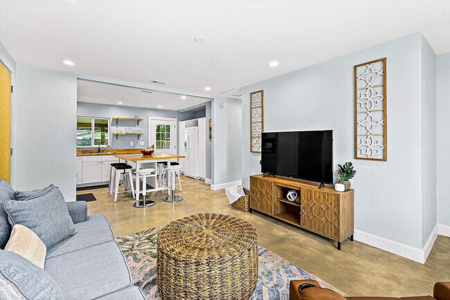 Foto del edificio - 107b A St