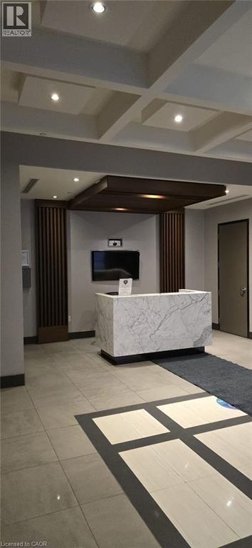 Building Photo - 150 Main St W